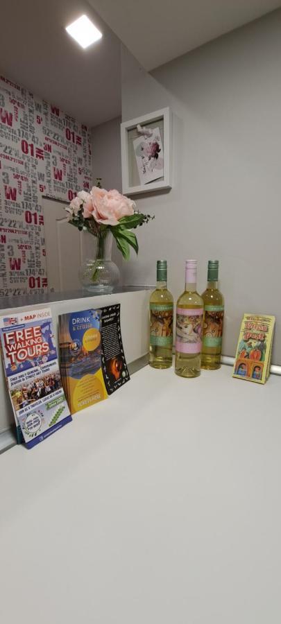 6-Pack Apartment In The Party District 布达佩斯 外观 照片